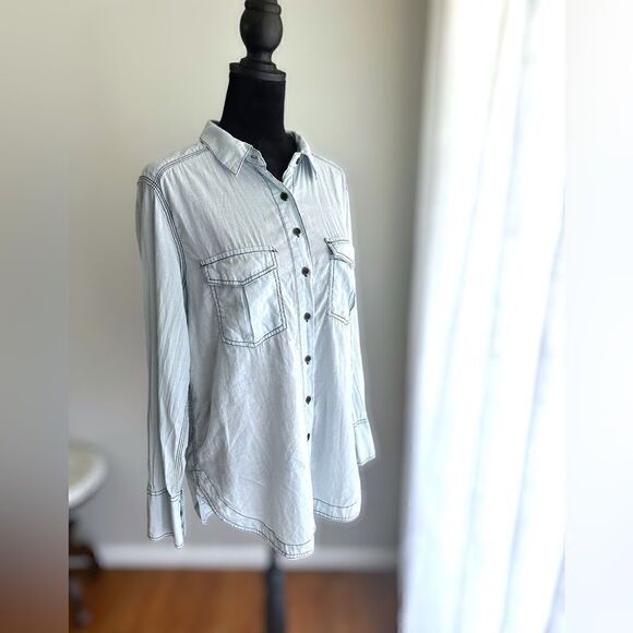 Free People Last Chance Chambray Button Down Shirt Size XS - Picture 2 of 12